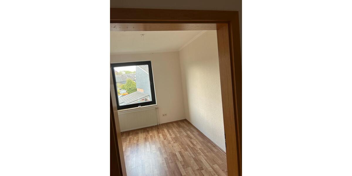 Dachgeschoßwohnung Garbsen - 4 Zimmer, 105 m&sup2;, 1.400&euro; | Angebot:26619839