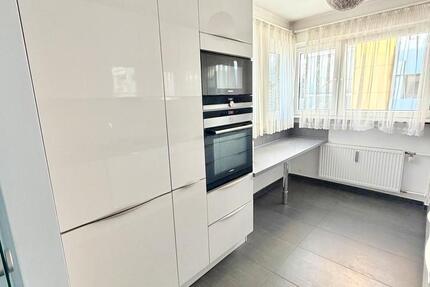 Wohnung Wiesbaden Biebrich - 4 Zimmer, 100 m&sup2;, 1.700&euro; | Angebot:26346569