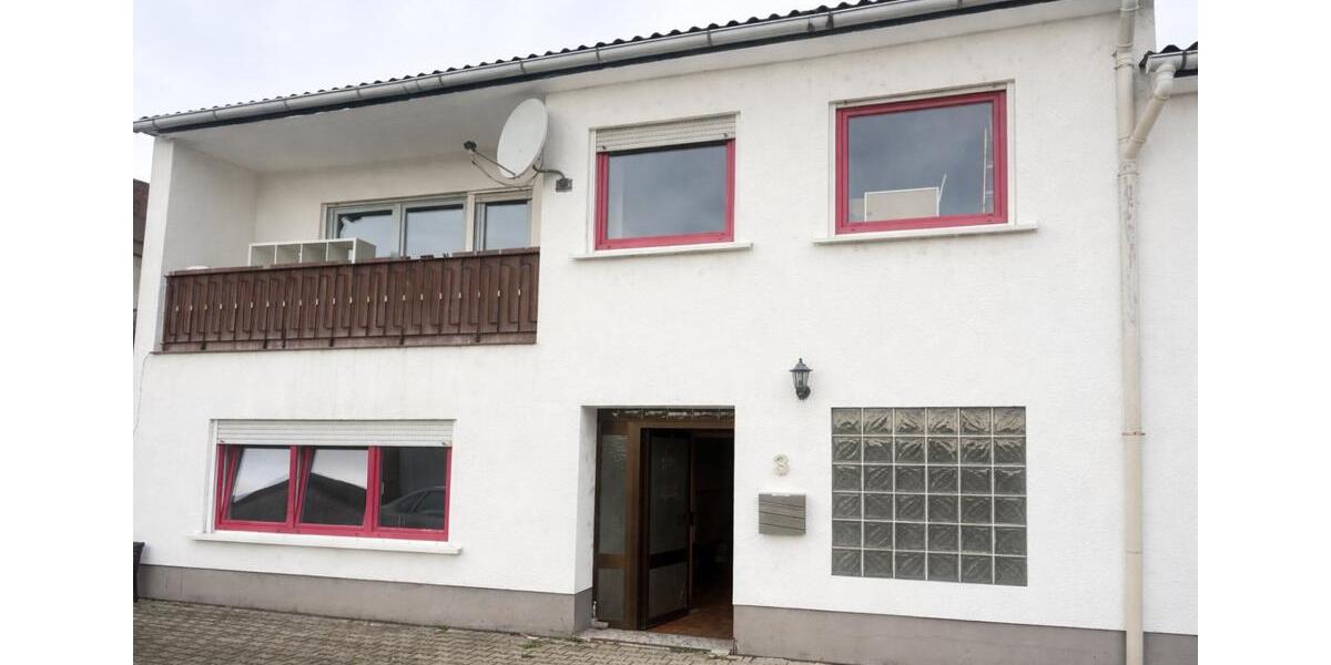 Etagenwohnung Schwalmstadt - 3 Zimmer, 114 m&sup2;, 670&euro; | Angebot:24531894