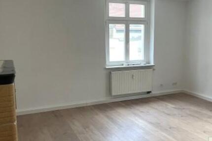 Bezugsfertige 3-Raum-Wohnung zusätzlich mit Kachelofen im 1. OG auf der Schülerstraße zu vermieten! 3 zimmer