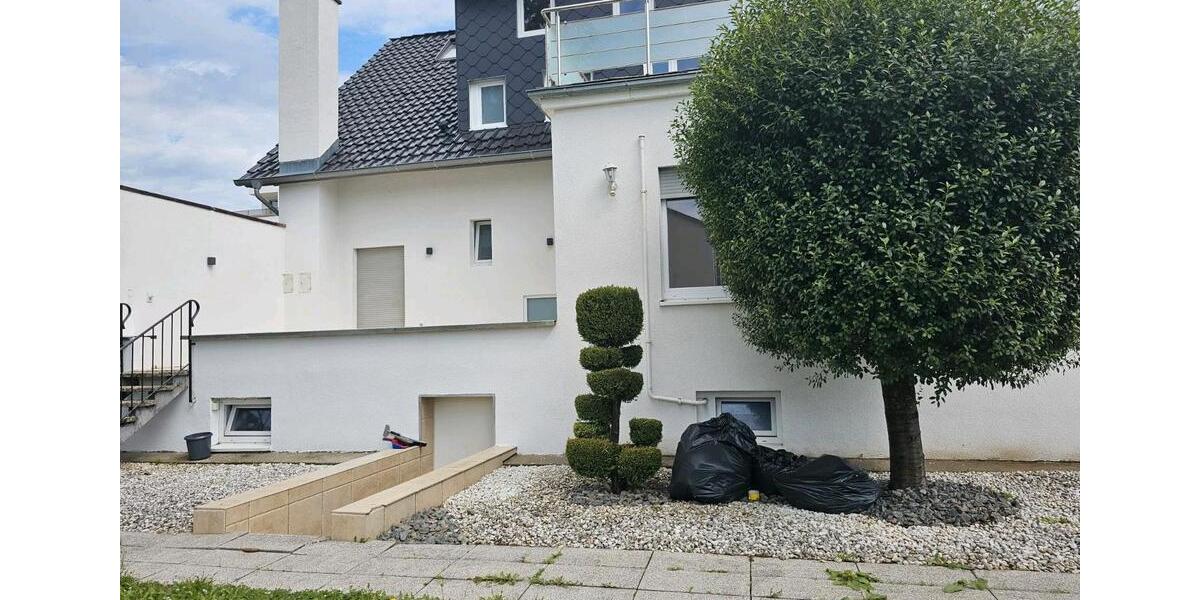 Einfamilienhaus Lahr (Schwarzwald) - 5 Zimmer, 180 m&sup2;, 2.150&euro; | Angebot:26587659