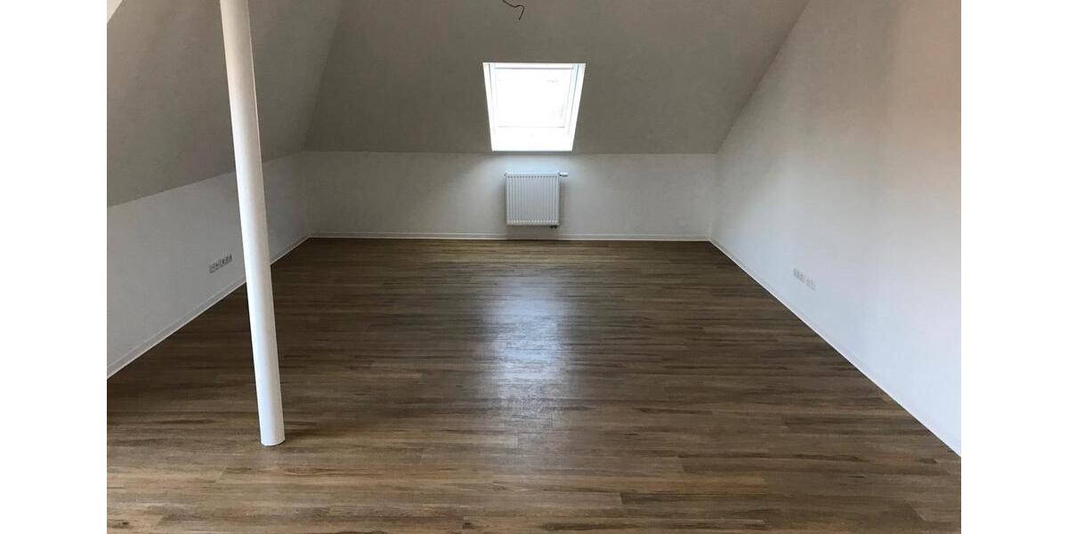 Dachgeschoßwohnung Tellingstedt - 4 Zimmer, 156 m&sup2;, 1.190&euro; | Angebot:26380781