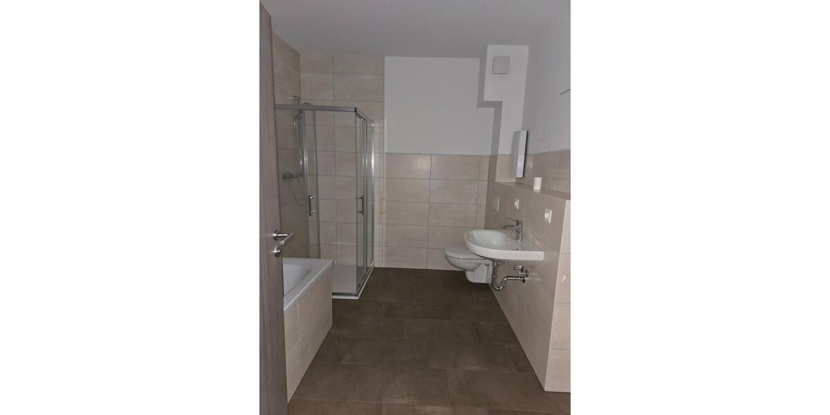 Erdgeschoßwohnung Schöningen - 3 Zimmer, 100 m&sup2;, 700&euro; | Angebot:26057190