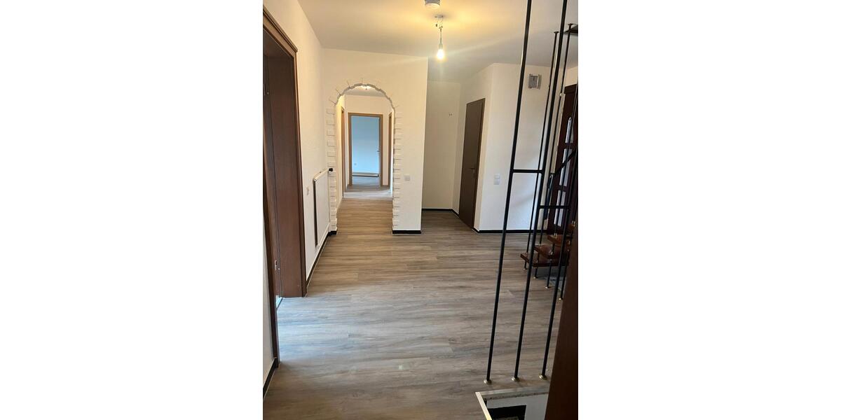 Erdgeschoßwohnung Lennestadt - 4 Zimmer, 110 m&sup2;, 890&euro; | Angebot:26635689