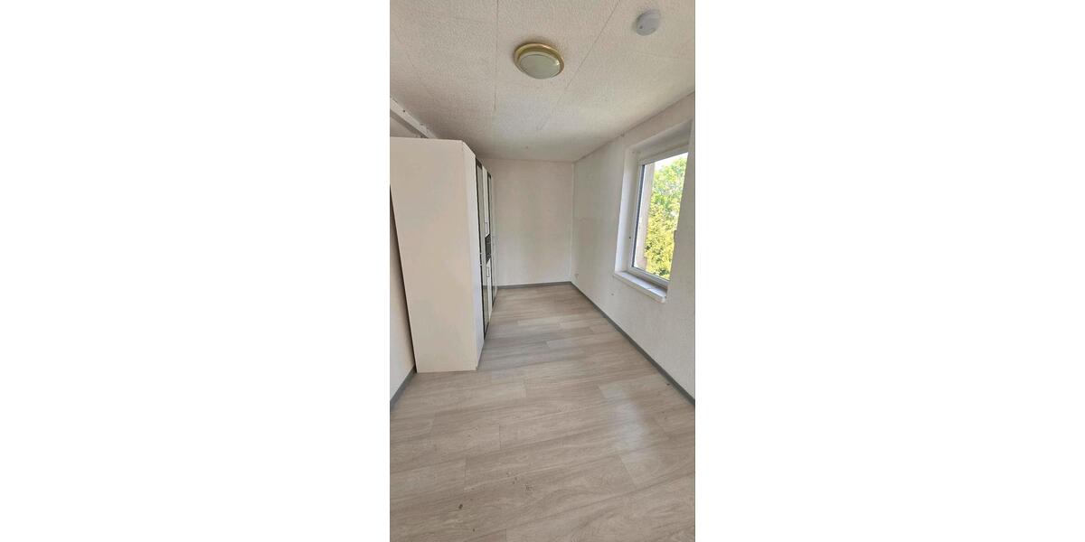 Dachgeschoßwohnung Püttlingen - 3 Zimmer, 75 m&sup2;, 450&euro; | Angebot:26522015
