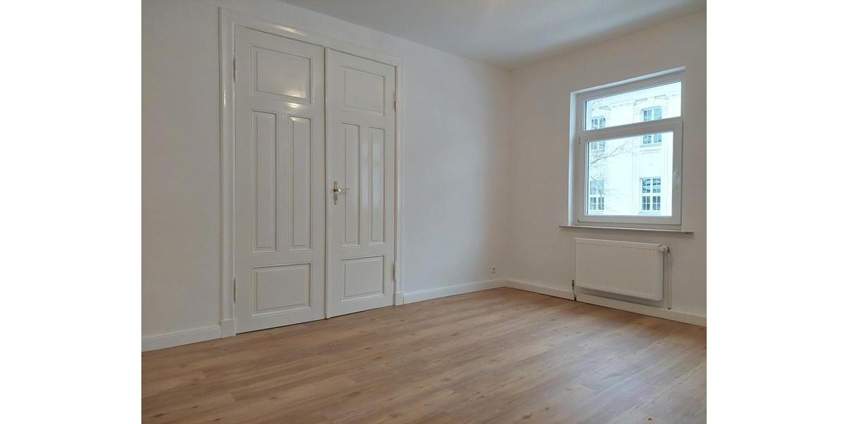 Etagenwohnung Schwerin - 4 Zimmer, 104 m&sup2;, 1.300&euro; | Angebot:25796796