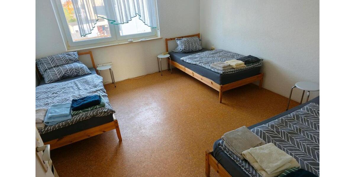 Wohnen auf Zeit Gädheim - 6 Zimmer, 130 m&sup2;, 15&euro; | Angebot:24853155