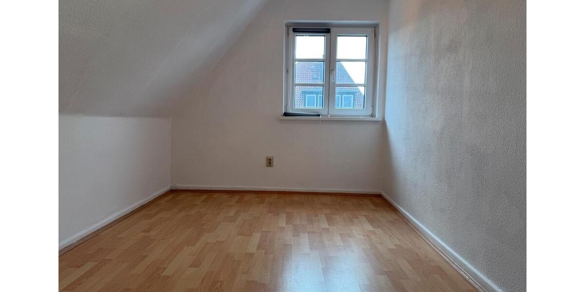 Dachgeschoßwohnung Rinteln - 2 Zimmer, 32 m&sup2;, 352&euro; | Angebot:26505081