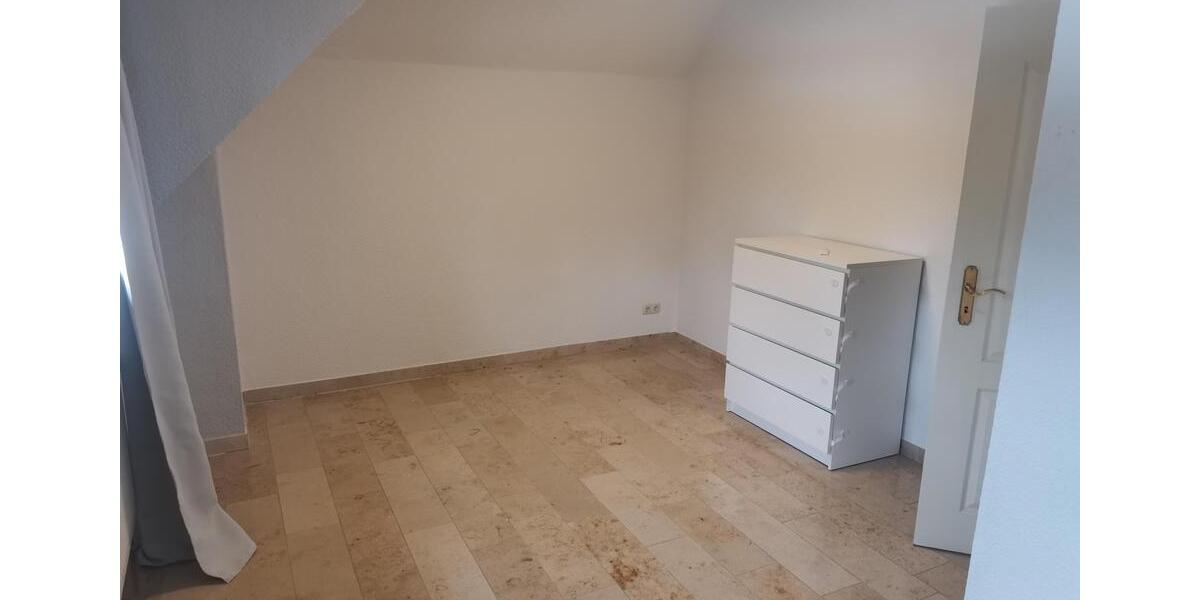 Dachgeschoßwohnung Heide - 4 Zimmer, 97 m&sup2;, 795&euro; | Angebot:26295053