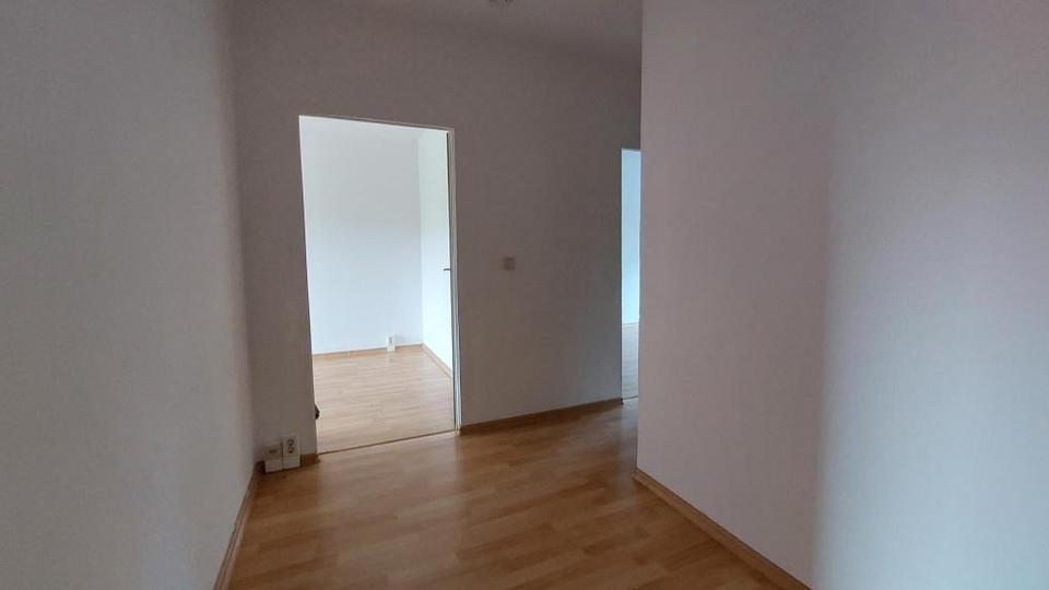 Etagenwohnung Bernsdorf - 3 Zimmer, 61 m&sup2;, 260&euro; | Angebot:23089920