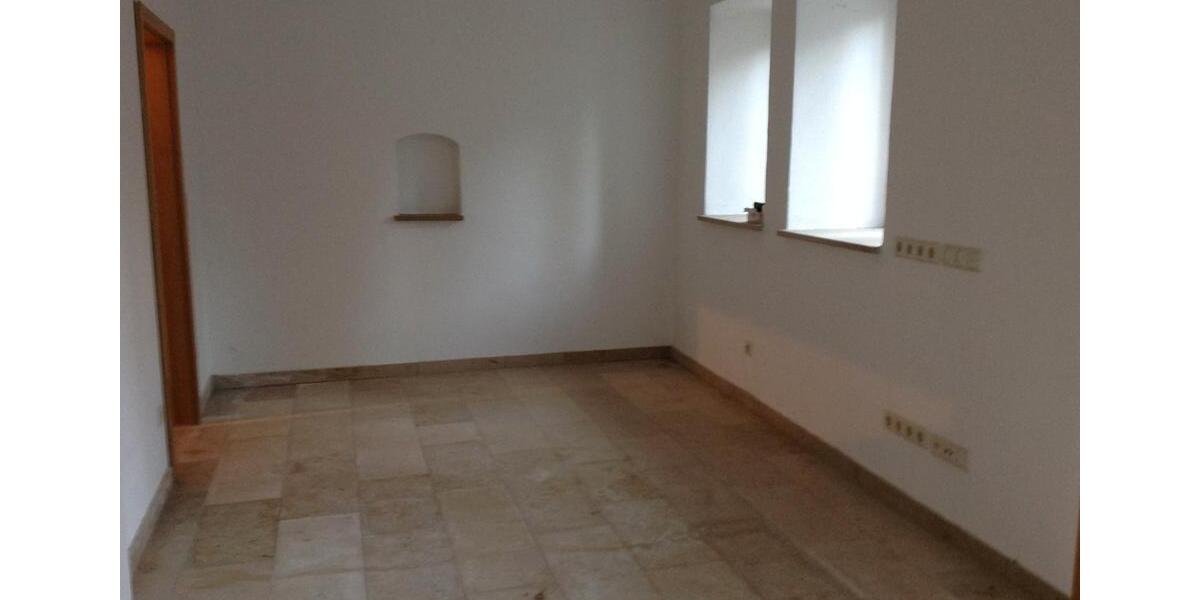 Erdgeschoßwohnung Roßbach - 2 Zimmer, 85 m&sup2;, 510&euro; | Angebot:26365015