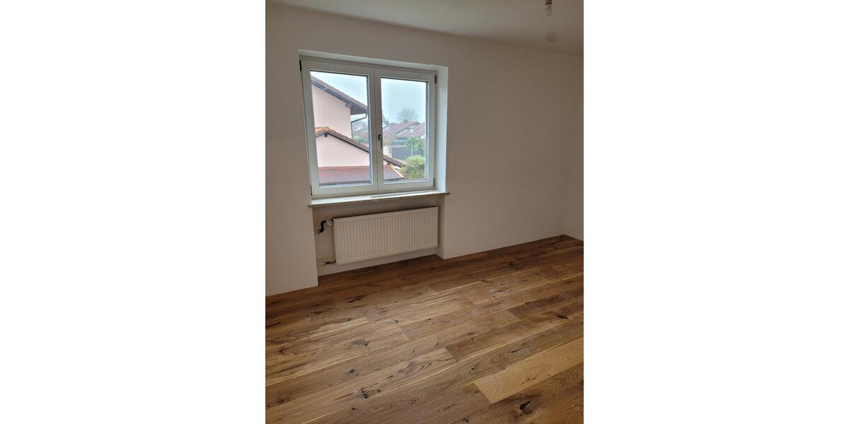 Einfamilienhaus Palling - 8 Zimmer, 2.200&euro; | Angebot:23250900