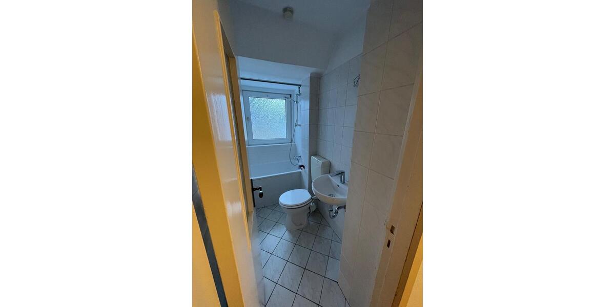 Dachgeschoßwohnung Flensburg Fruerlund - 2 Zimmer, 35 m&sup2;, 497&euro; | Angebot:24976839