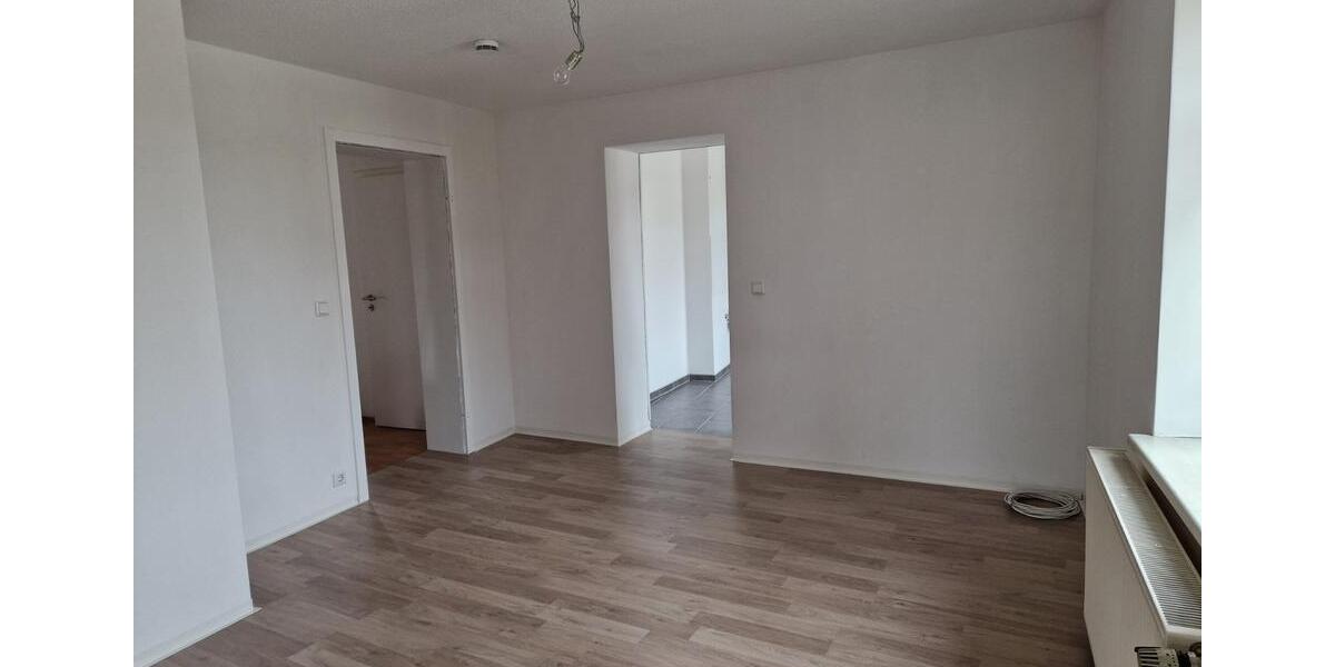 Etagenwohnung Staßfurt - 4 Zimmer, 94 m&sup2;, 611&euro; | Angebot:25547092