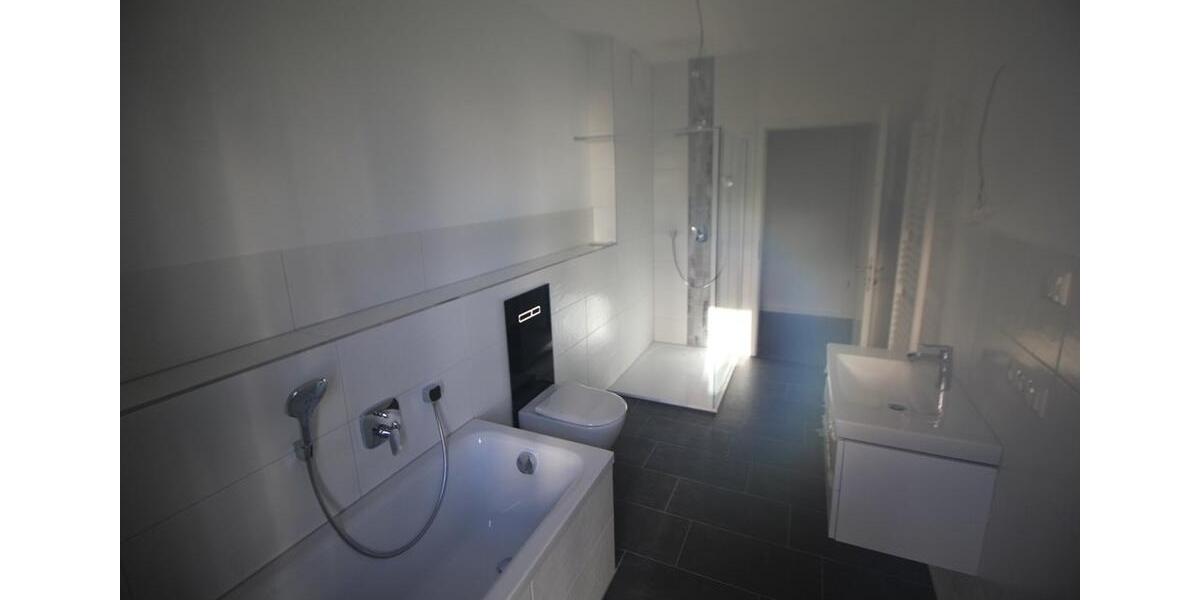 Erdgeschoßwohnung Schwerin Altstadt - 3 Zimmer, 110 m&sup2;, 1.650&euro; | Angebot:24495567