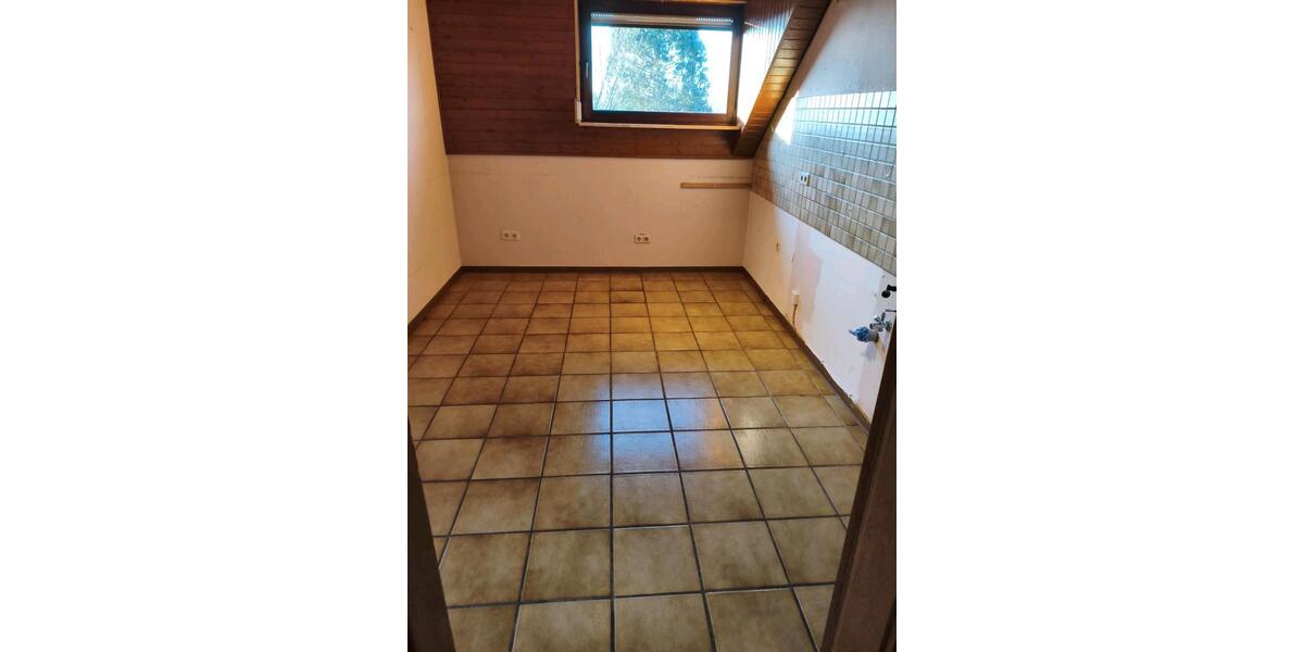 Dachgeschoßwohnung Irsch - 3 Zimmer, 88 m&sup2;, 650&euro; | Angebot:26284159