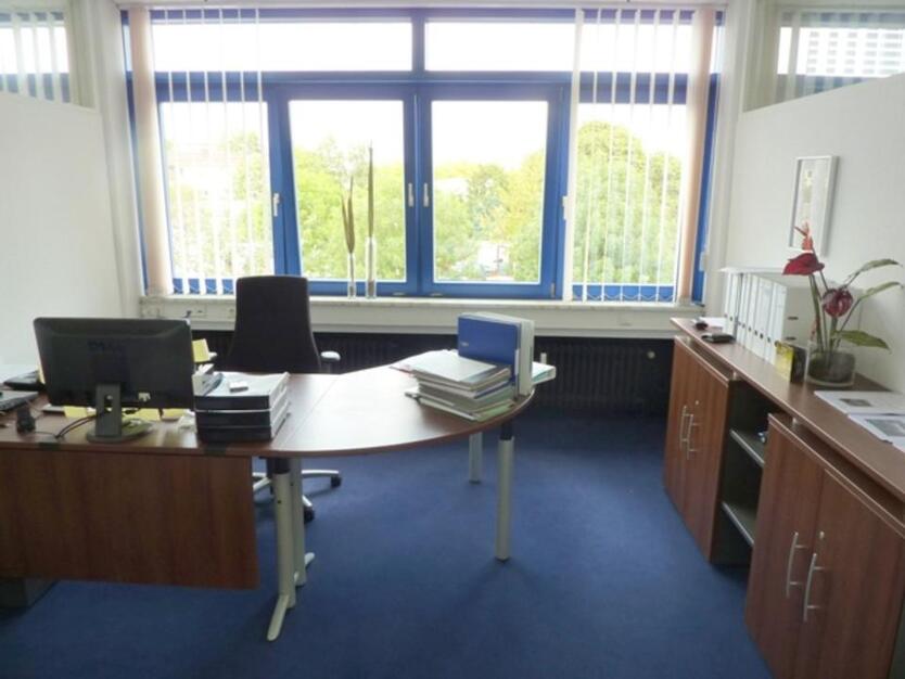 TOP Bürofläche inkl. PKW-Stellplätze!