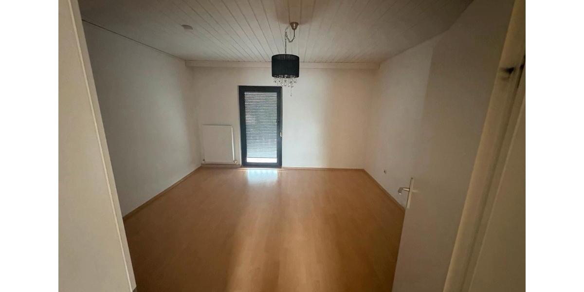 Etagenwohnung Pfarrkirchen - 3.5 Zimmer, 90 m&sup2;, 900&euro; | Angebot:26648180