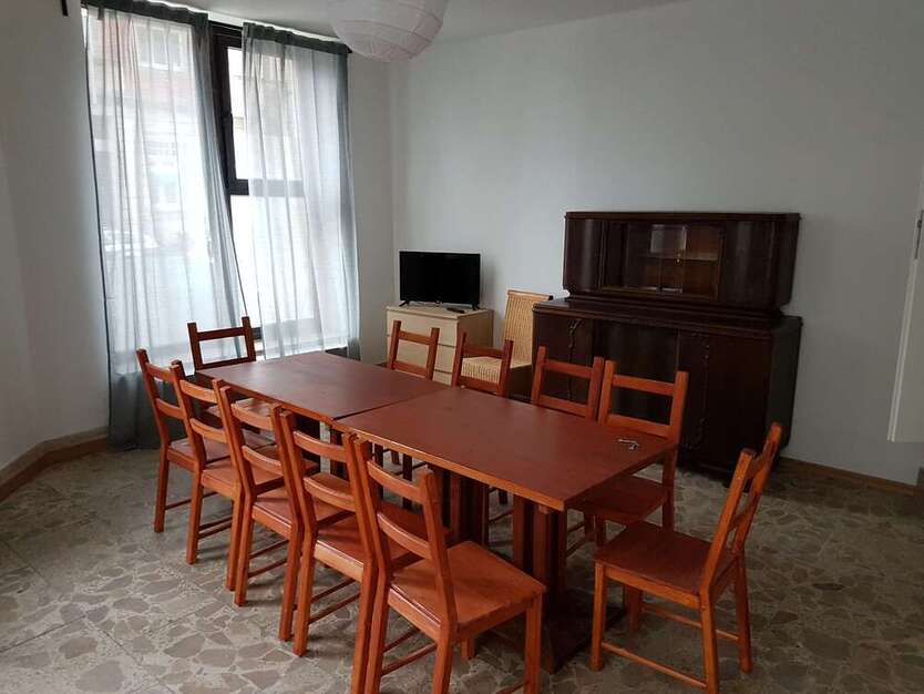 Wohnung zum Mieten in Dresden 1.240 € 135 m² 5 zimmer