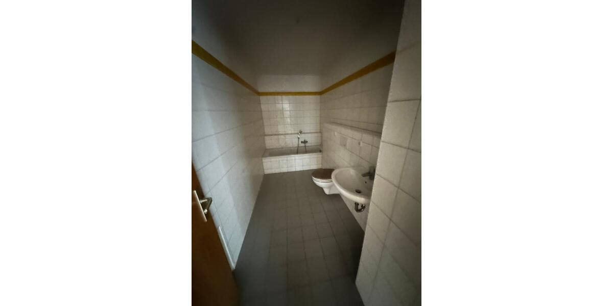 Dachgeschoßwohnung Weißenfels - 2 Zimmer, 70 m&sup2;, 420&euro; | Angebot:24848638