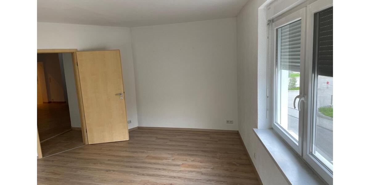 Erdgeschoßwohnung Birkenau - 4 Zimmer, 130 m&sup2;, 1.200&euro; | Angebot:24731759