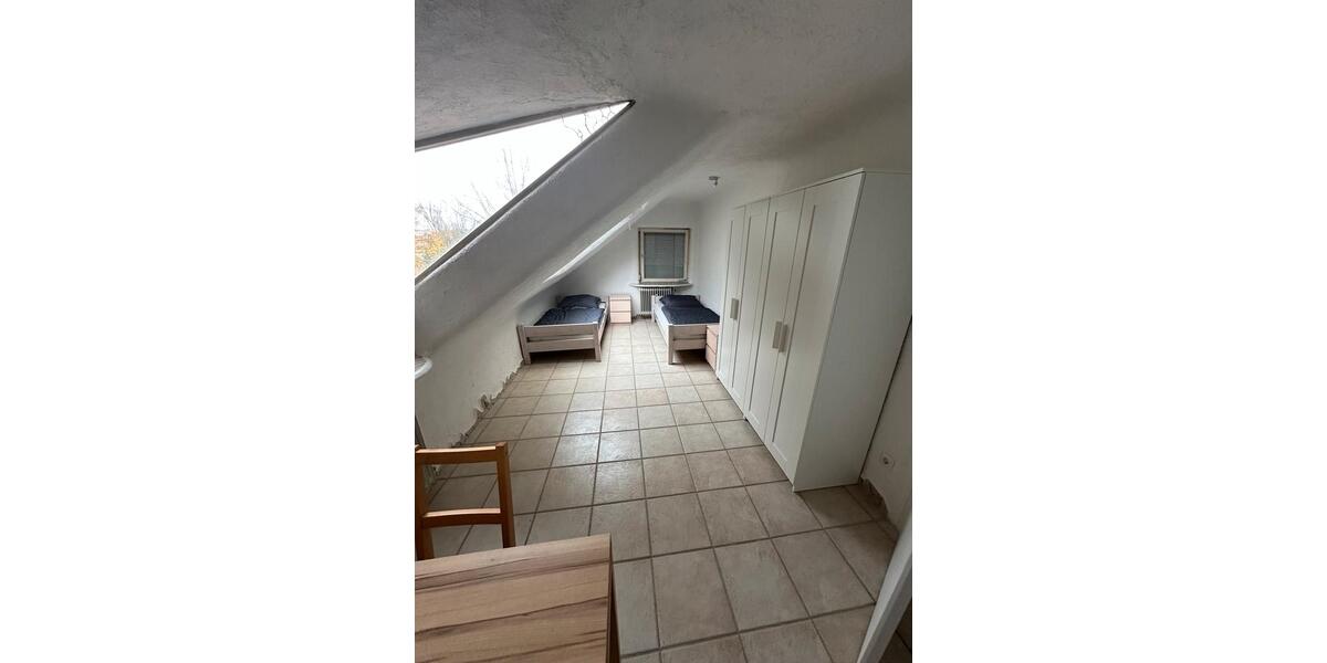 Wohnen auf Zeit Göppingen - 14 Zimmer, 200 m&sup2;, 17&euro; | Angebot:26382873