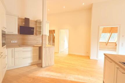 Haus Sellin - 3 Zimmer, 114 m&sup2;, 1.881&euro; | Angebot:25988897