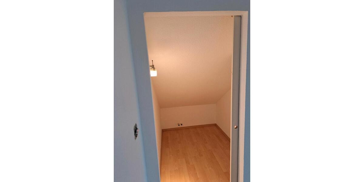 Dachgeschosswohnung im Ortskern von Neuhof 2 zimmer