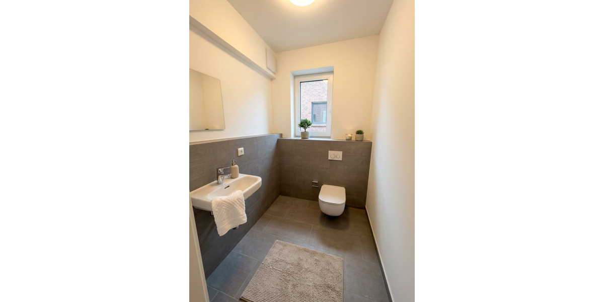 Wohnen auf Zeit Stadtbergen - 5 Zimmer, 20 m&sup2;, 600&euro; | Angebot:25647167