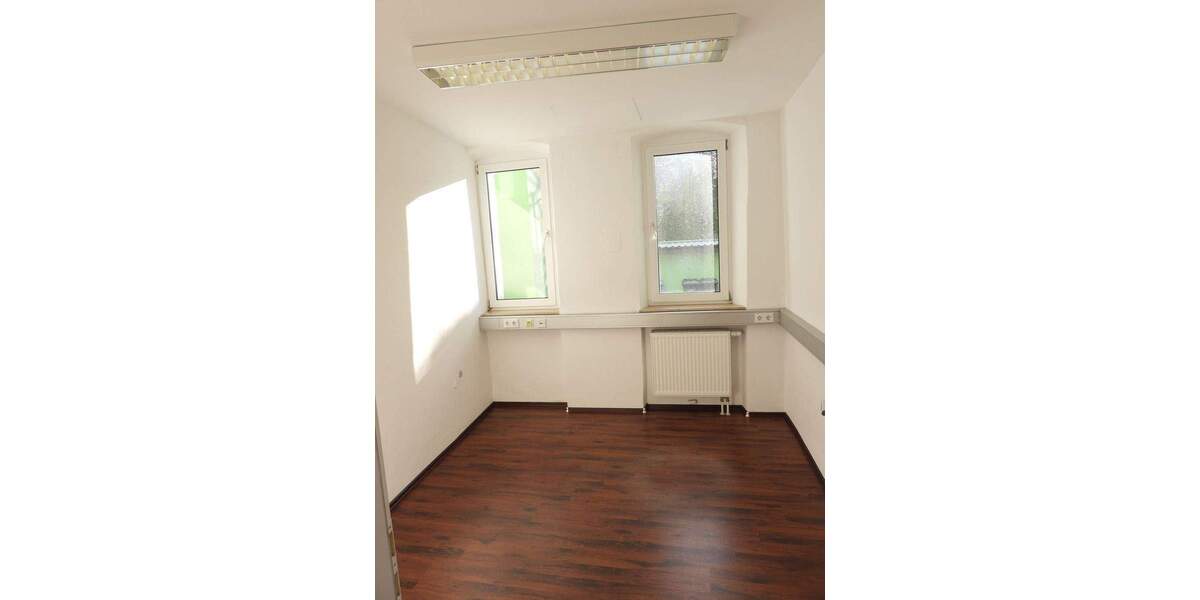 Gewerbeobjekt Nürnberg St Peter - 4 Zimmer, 128 m&sup2;, 890&euro; | Angebot:26107300