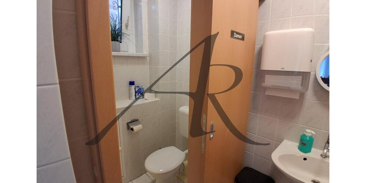 Gewerbeeinheit - Büro, Praxis im Erdgeschoss mit eigenem Eingang im Herzen der Stadt zimmer