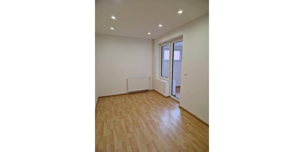 Reihenhaus Stadtoldendorf - 8 Zimmer, 165 m&sup2;, 890&euro; | Angebot:26659987