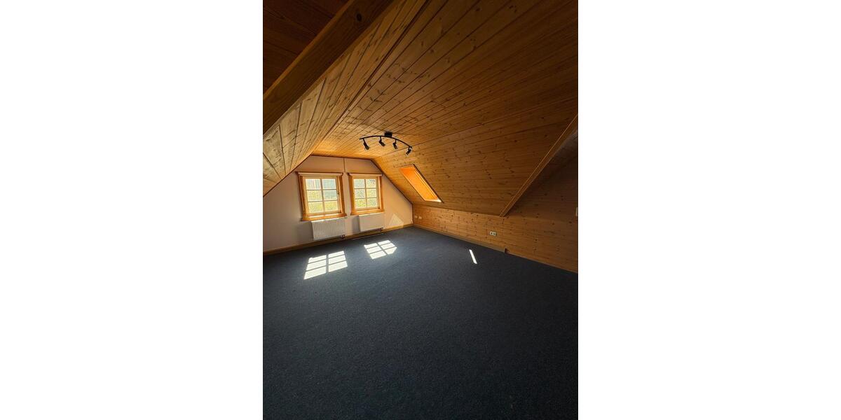 Dachgeschoßwohnung Ritterhude - 3 Zimmer, 85 m&sup2;, 800&euro; | Angebot:26085136