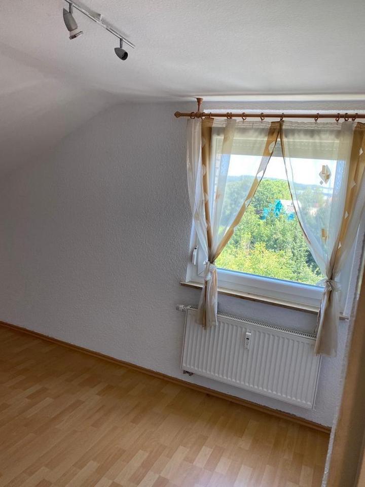 3-Zimmer Dachgeschosswohnung ab 01.12.25 zimmer