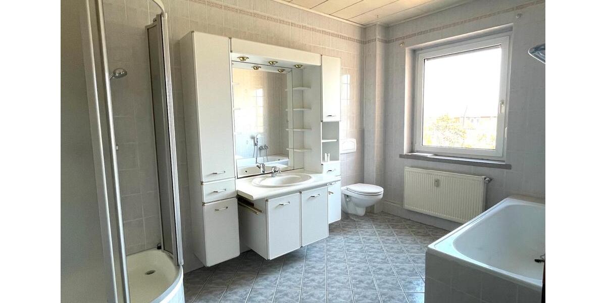 Doppelhaushälfte Halle (Saale) Dölau - 4.5 Zimmer, 145 m&sup2;, 1.600&euro; | Angebot:26141943