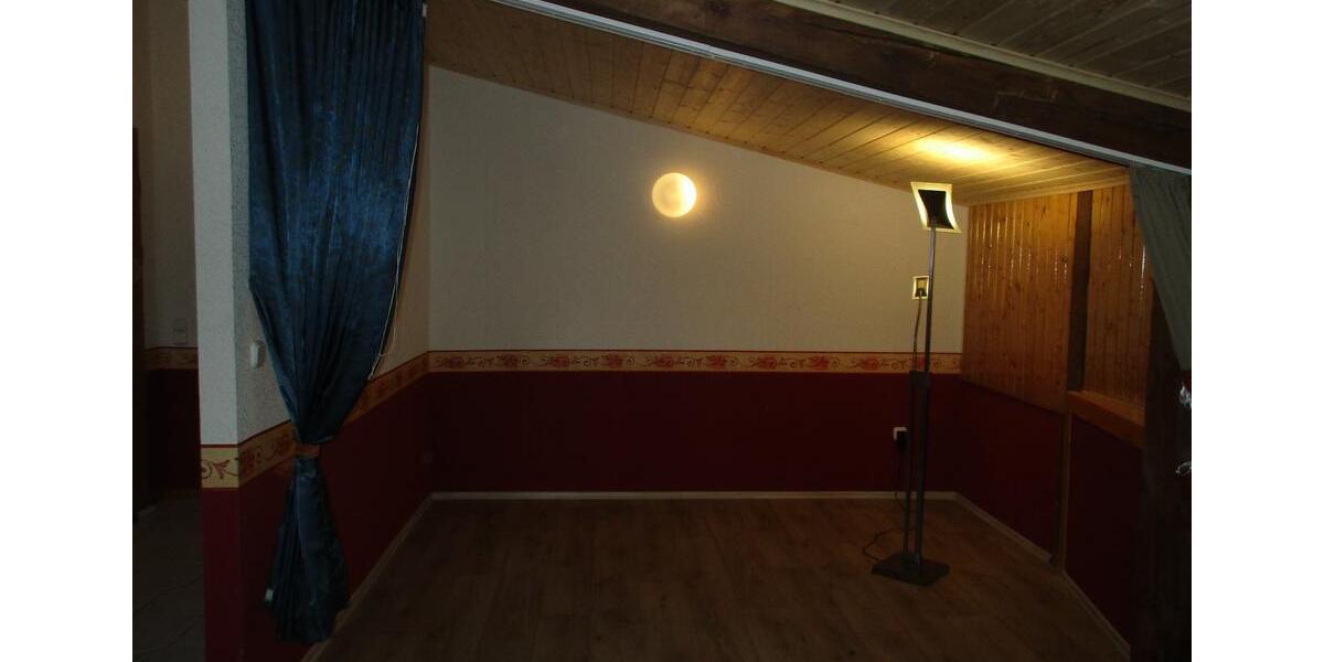 Dachgeschoßwohnung Hofbieber - 1 Zimmer, 70 m&sup2;, 380&euro; | Angebot:24646356