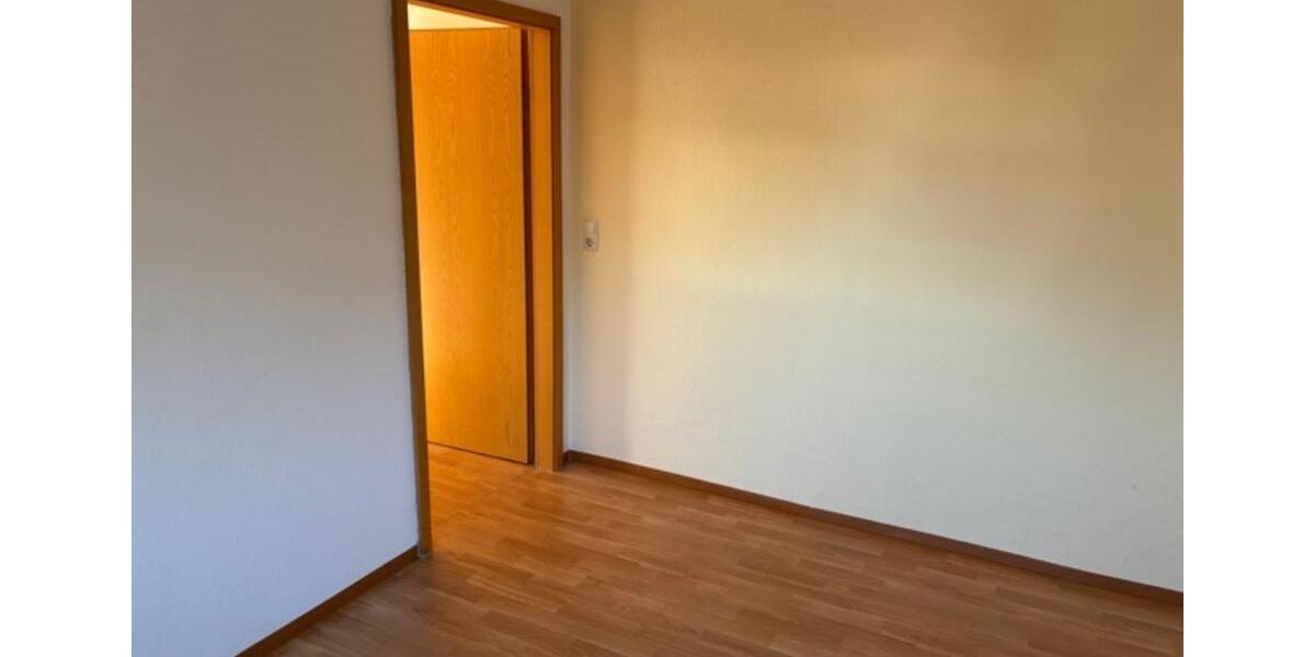 Dachgeschoßwohnung Lucka - 2 Zimmer, 67 m&sup2;, 420&euro; | Angebot:25539489