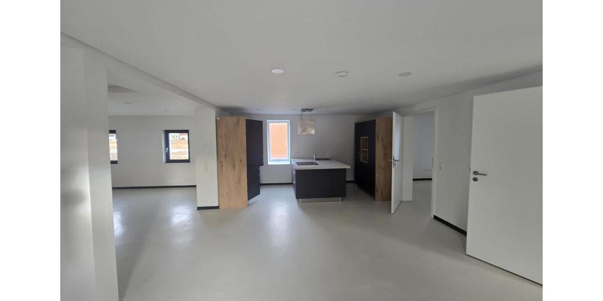 Dachgeschoßwohnung Albstadt Gemarkung Onstmettingen - 3 Zimmer, 100 m&sup2;, 880&euro; | Angebot:24679284