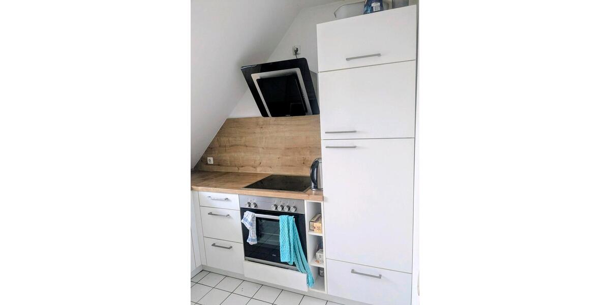 Schöne, helle Dachgeschosswohnung in 93192 Wald 2 zimmer