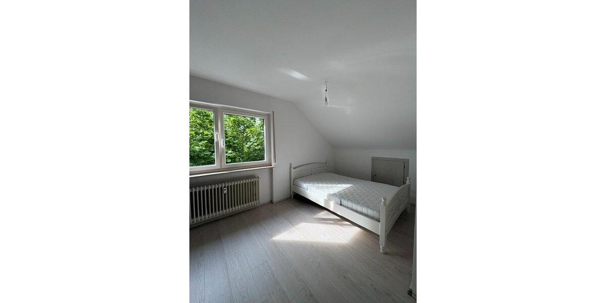 Dachgeschoßwohnung Bischofsheim - 2 Zimmer, 65 m&sup2;, 1.090&euro; | Angebot:26495064