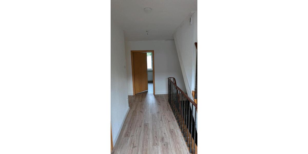 Etagenwohnung Brilon - 3 Zimmer, 100 m&sup2;, 590&euro; | Angebot:25612853