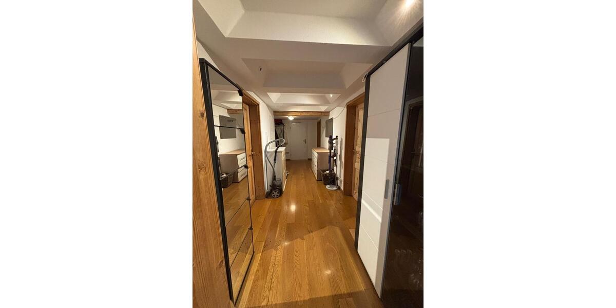 Dachgeschoßwohnung Markt Indersdorf - 4 Zimmer, 130 m&sup2;, 2.150&euro; | Angebot:25881481