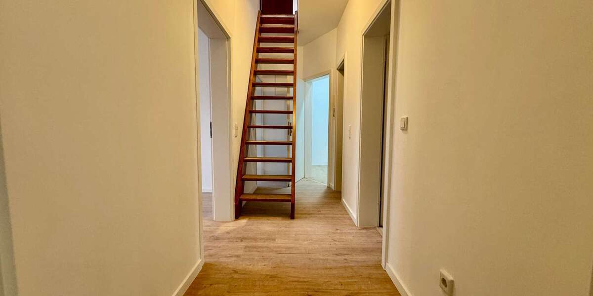 Etagenwohnung Wuppertal Arrenberg - 4 Zimmer, 100 m&sup2;, 1.200&euro; | Angebot:25182160