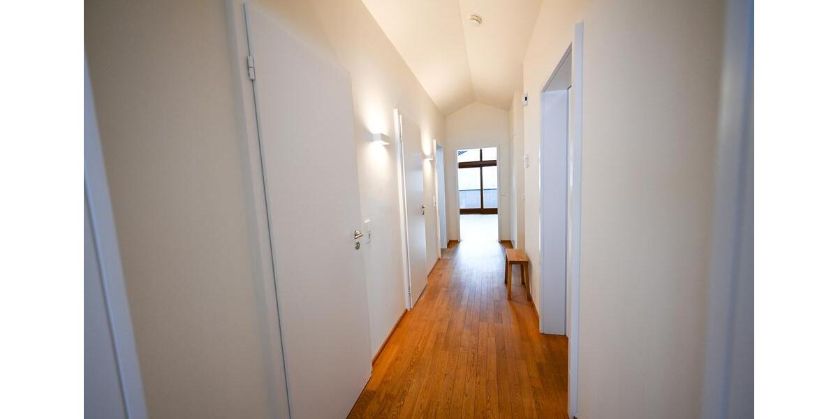 Dachgeschoßwohnung Berchtesgaden - 3 Zimmer, 75 m&sup2;, 935&euro; | Angebot:25923408