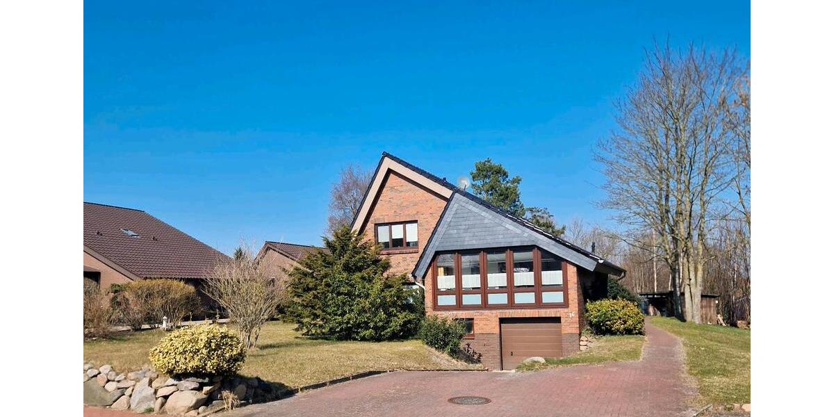 Einfamilienhaus Hennstedt - 8 Zimmer, 140 m&sup2;, 1.150&euro; | Angebot:25867495