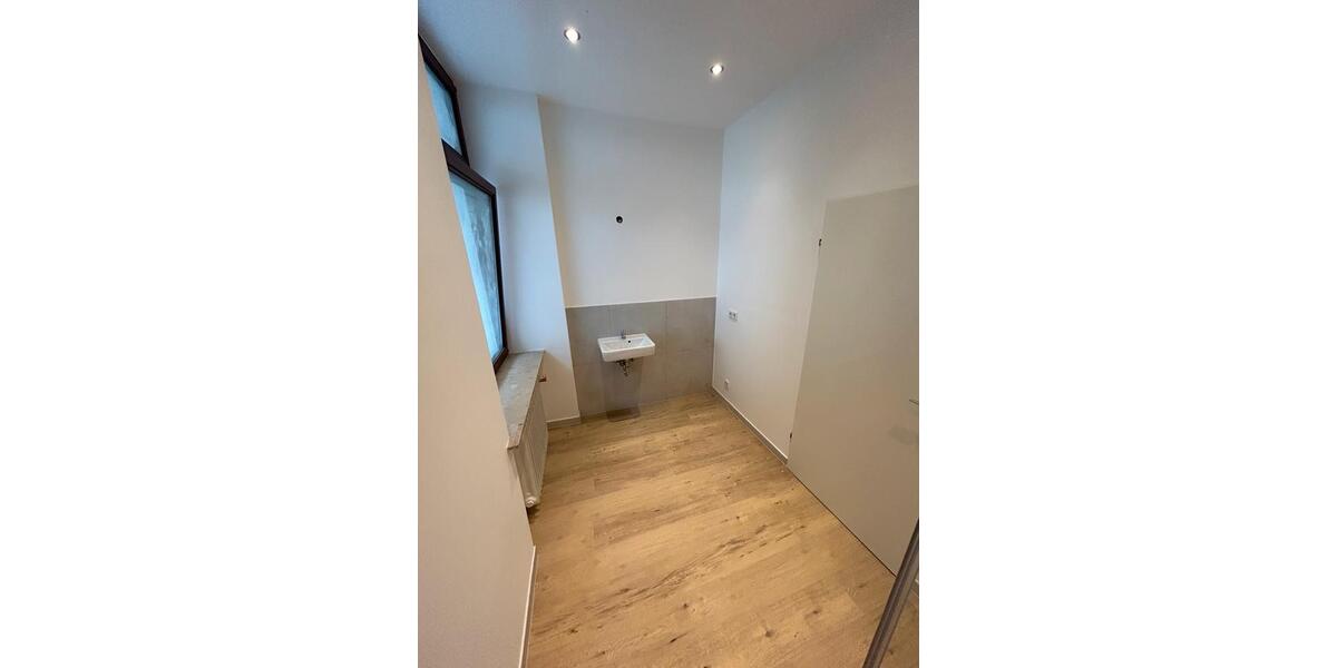 Etagenwohnung Wuppertal Arrenberg - 2 Zimmer, 64 m&sup2;, 870&euro; | Angebot:25305259