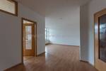 Plauen-Haselbrunn: 3-Zimmer-Wohnung mit Balkon, EBK & Gäste-WC im EG