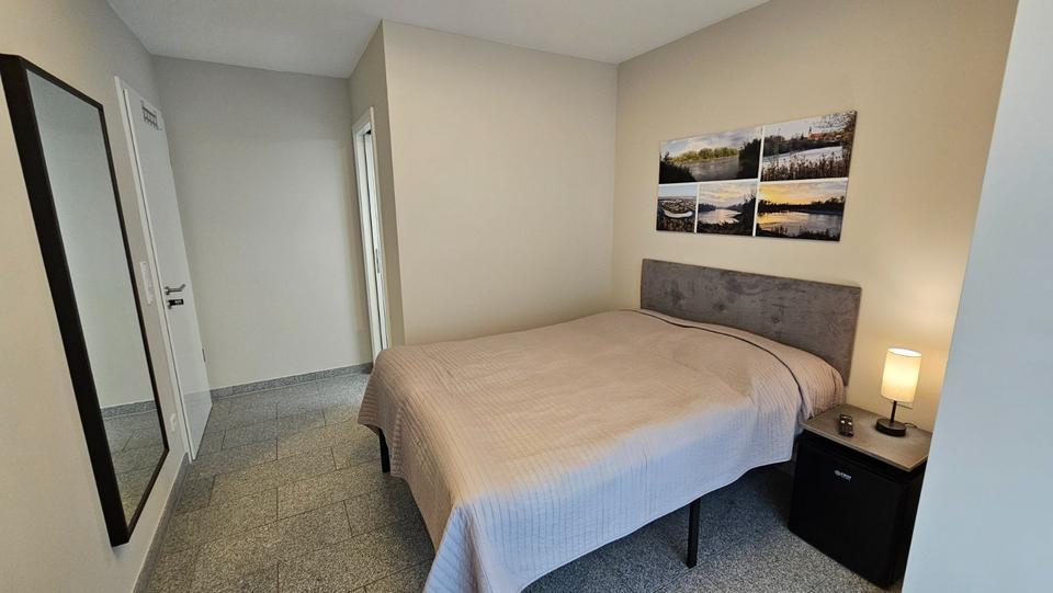 Gehoben ausgestattetes Komfortzimmer mit BadWC u.v.m. 1 zimmer