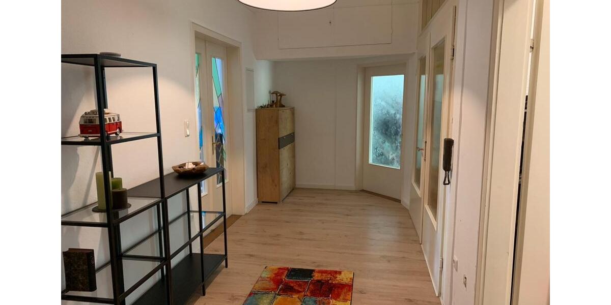 Großzügige 3,5-Zimmer-Altbauwohnung im beliebten Johannesviertel 3 zimmer