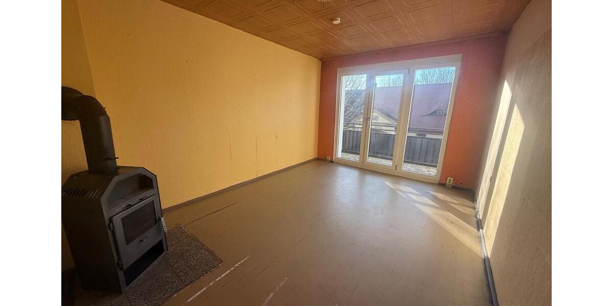 Erdgeschoßwohnung Naumburg (Saale) - 3 Zimmer, 58 m&sup2;, 180&euro; | Angebot:25802637